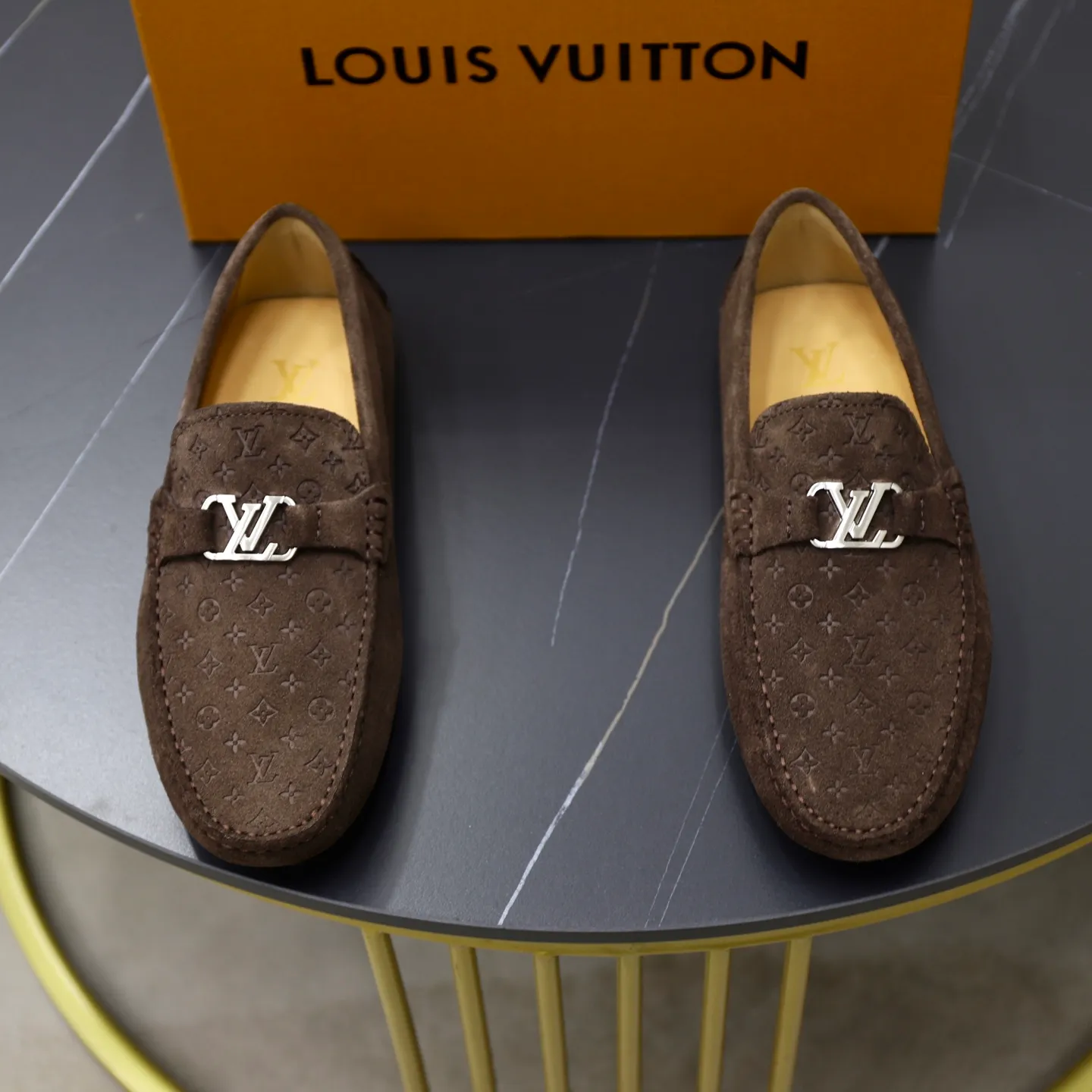 Ex-factory price: 480💰【LV】Louis Vuitton ⚠️High-end men’s driving and pedal series ⚠️38-44 (customized for 45) ⚠️All original cowhide leather! Thick and soft! Made entirely of calfskin lining! The latest non-slip beanie sole! Three-dimensional package technology! Fashionable and classic! Handicrafts! Original high quality! Feel free to compare!